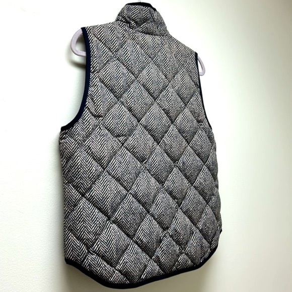 J. Crew | Herringbone Excursion Quilted Down Vest Winter L - Picture 7 of 12